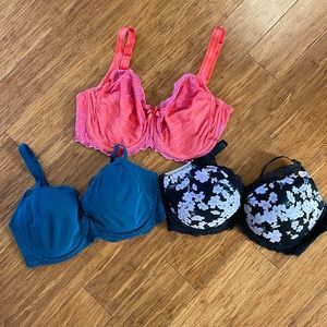 Natori and Chantelle Bra bundle